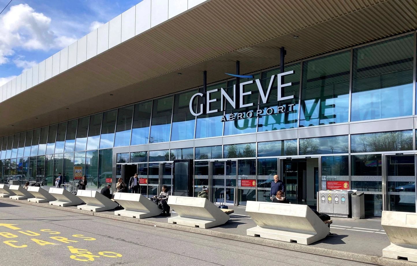 Aéroport de Genève — l'un des points d'accès vers Valmorel